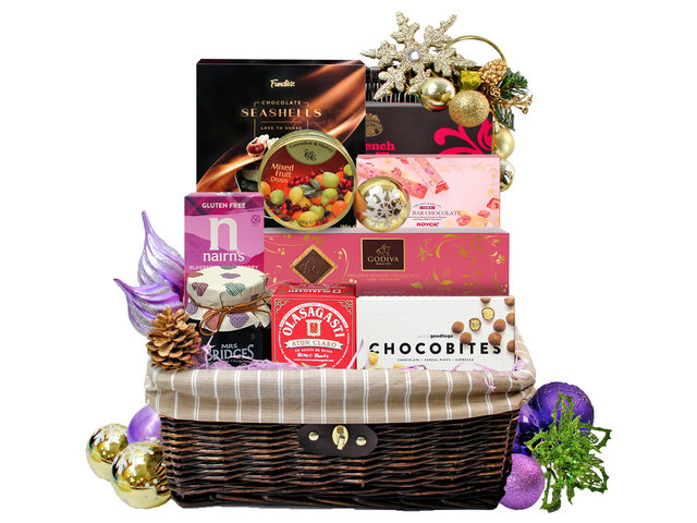 Christmas Gift Hamper - Christmas Fancy Picnic Chocolate Gift Hamper H25 - L96939 Photo